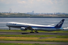 ANA 777-300 (JA757A)