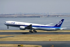 ANA 777-300 (JA735A) 