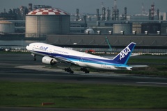 ANA 777-200 (JA705A)