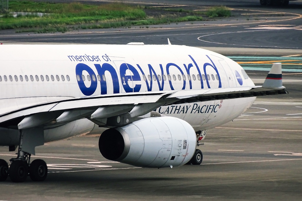 キャセイパシフィック A330-300 (B-HLU)