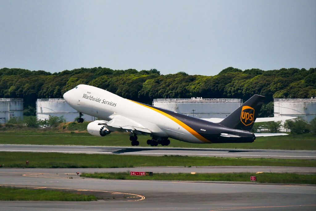 UPS航空 747-8