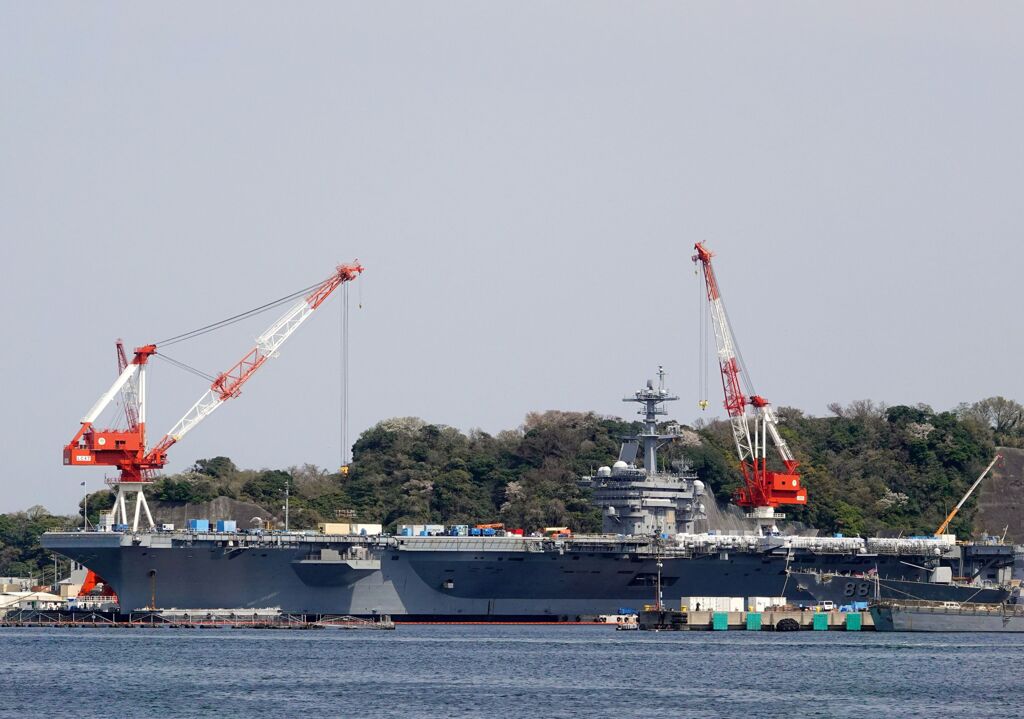 横須賀の再空母