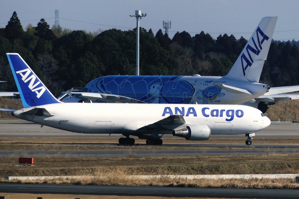 ANA ・767-300 (JA601F)