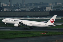 JAL 777-300 (JA751J)