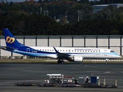 マンダリン航空  ERJ-190