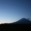 三日月と富士山