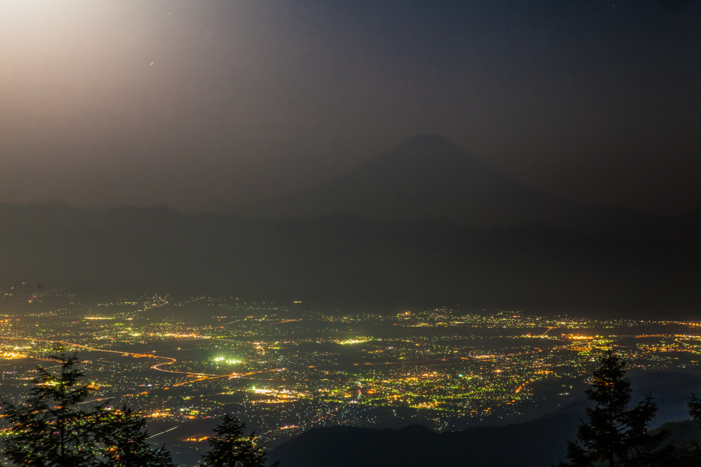 満月の甘利山夜景５