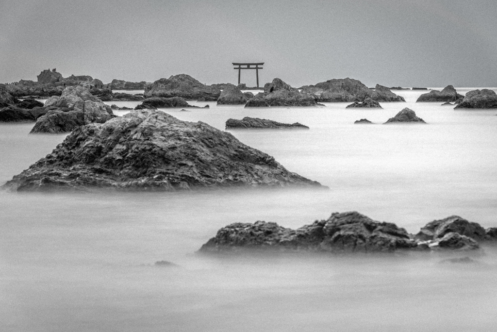 雲の上の鳥居