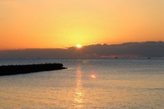 海からの朝陽