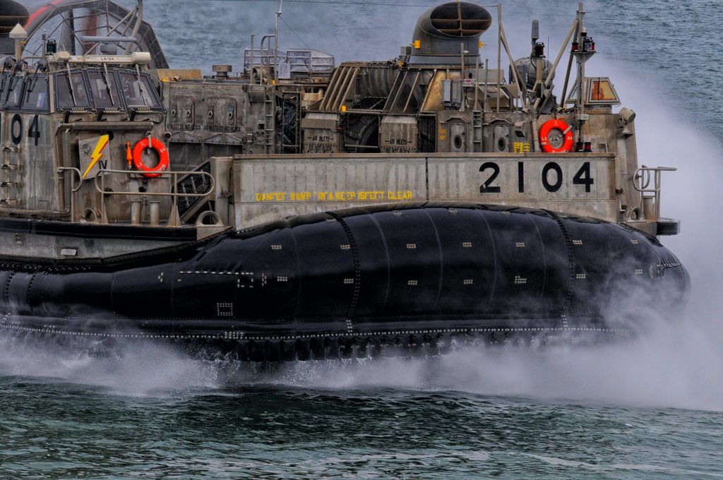 海上自衛隊LCAC(2104)