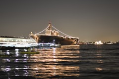 護衛艦「いずも」点灯後