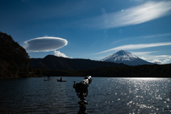 レンズ雲と富士山とレンズ？