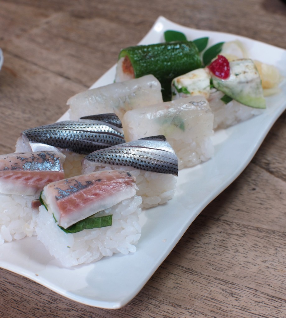 季節のお魚の押し寿司