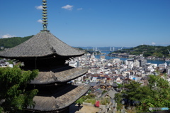 天寧寺の三重塔越しの尾道