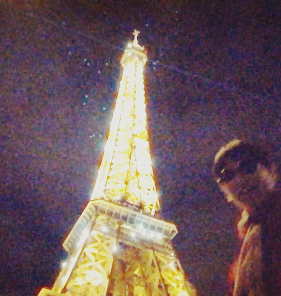 Rocklyan at blinking eiffel tower 