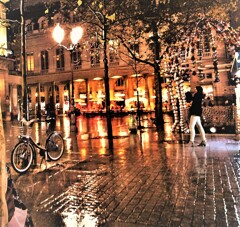 雨も似合う町パリ