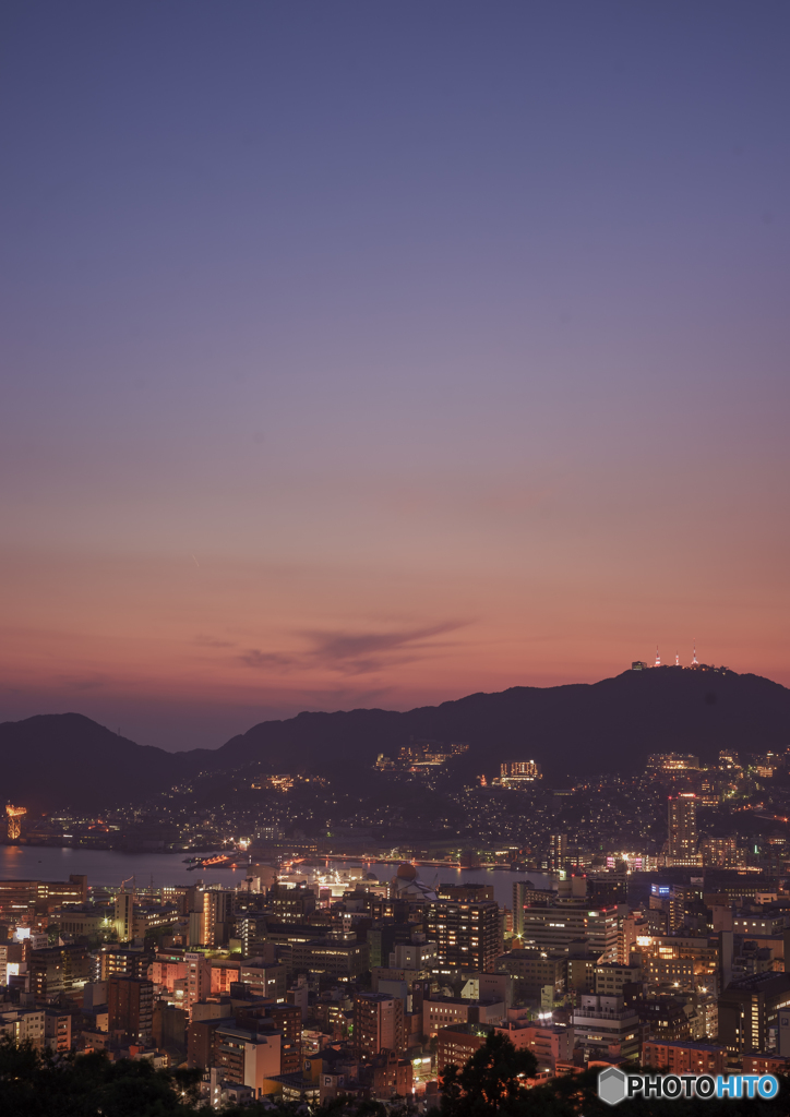 夕暮れ時の長崎市街