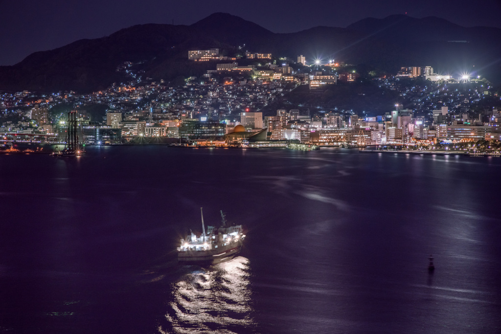 夜の帰港