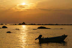 小舟と夕陽