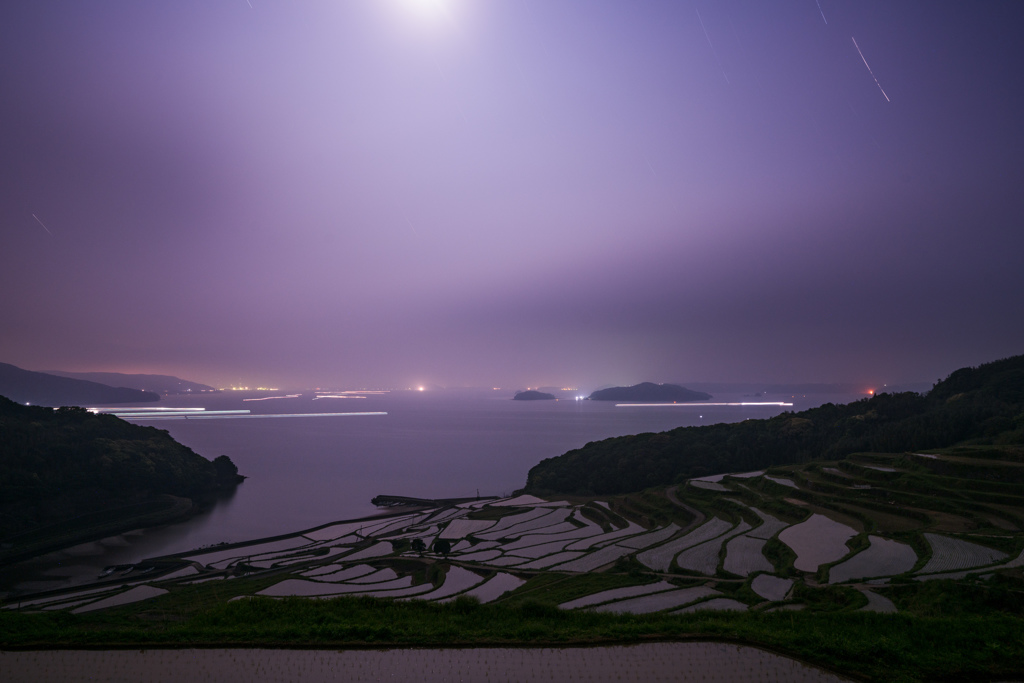 月夜の棚田