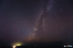 海沿いの夜空