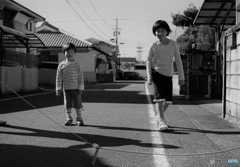 よ～く見て