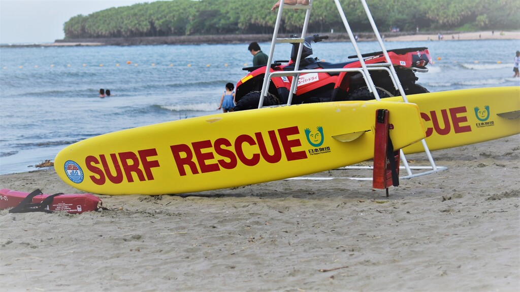 SURF RESCUE