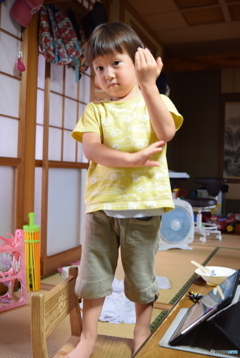 真顔のヒーロー