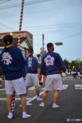 男の背中♪
