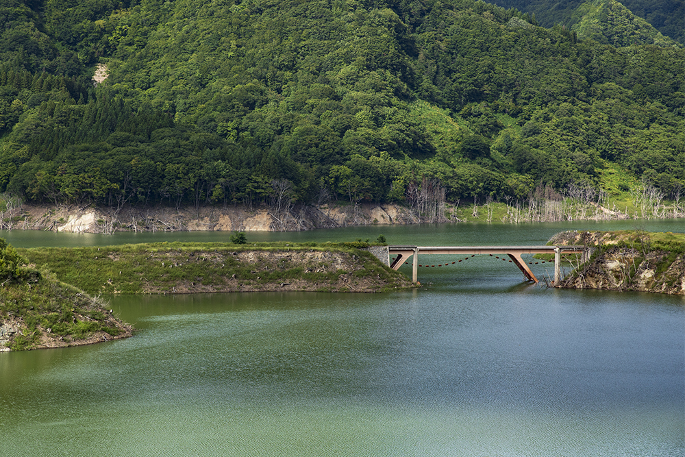 湖の橋