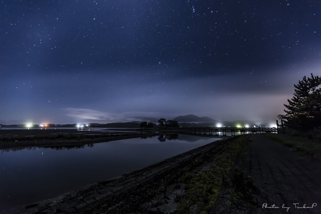 夜霧と星空...