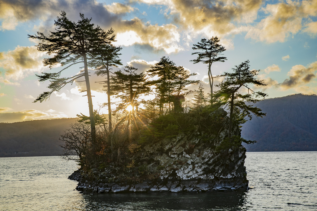 夕暮れの小島