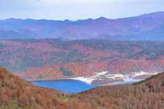 秋の宇曽利湖