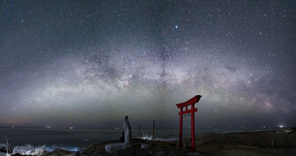 夜の鳥居。