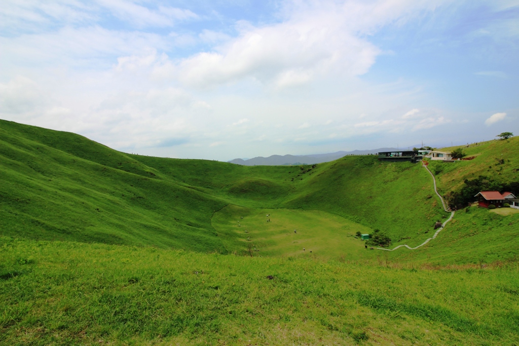 緑の稜線はるか