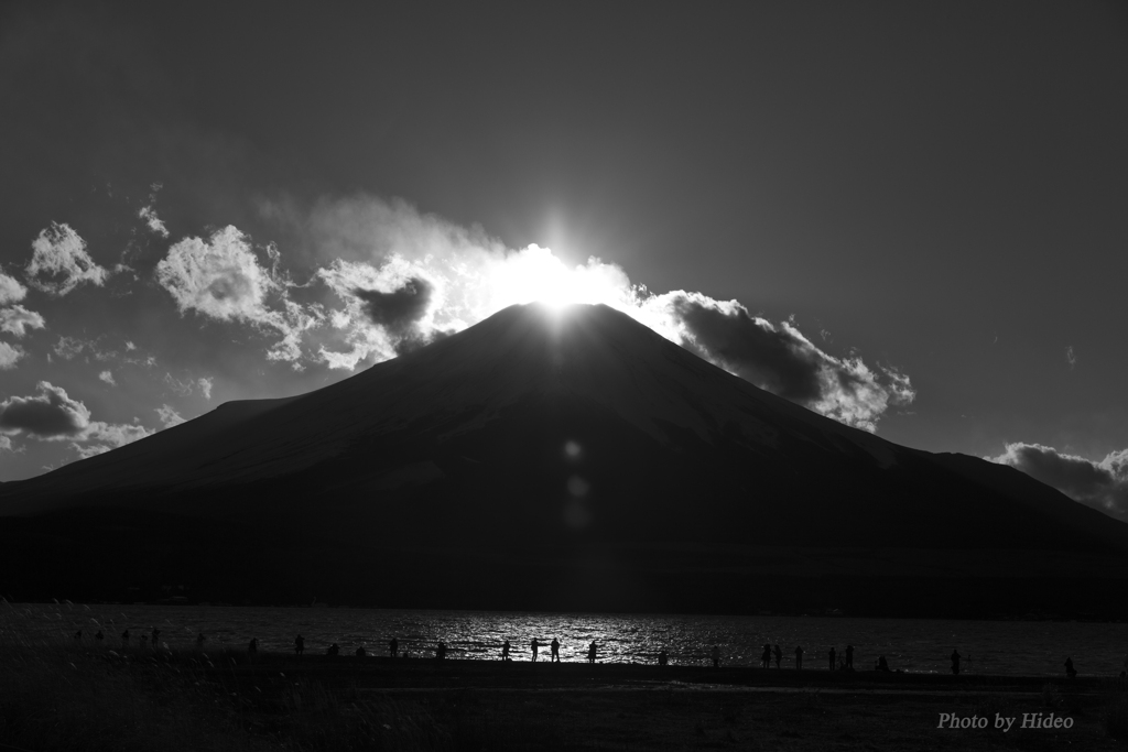 山中湖のダイヤモンド富士