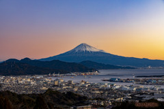 清水港と富士山