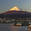 田子の浦より日没の富士山