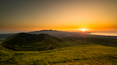 秋田　寒風山からの夕日（α7R2)