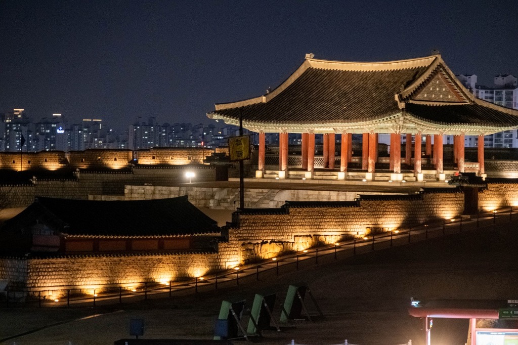 夜の水原華城（18）