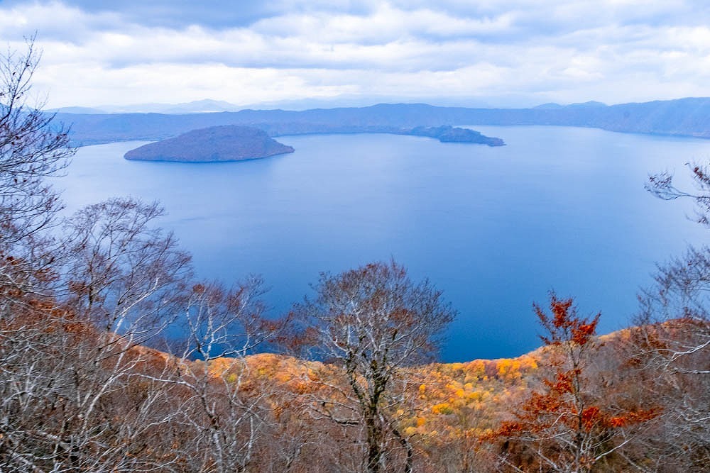 秋の十和田湖（１）