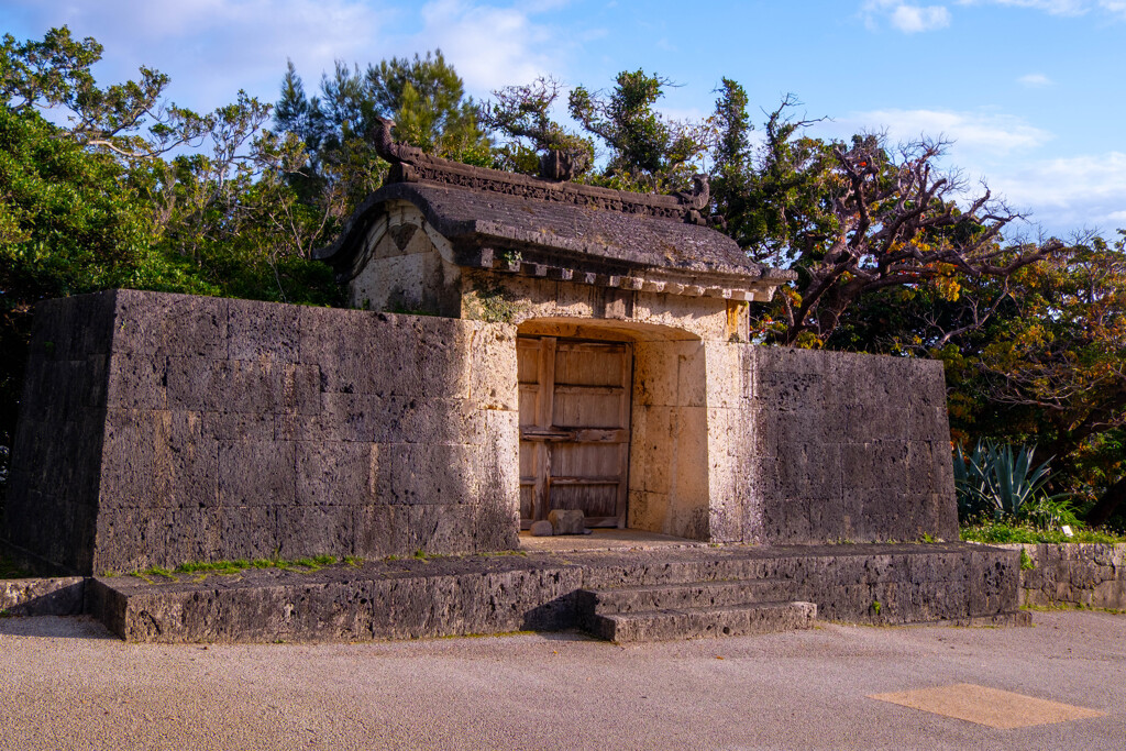 完成間近の首里城（２）