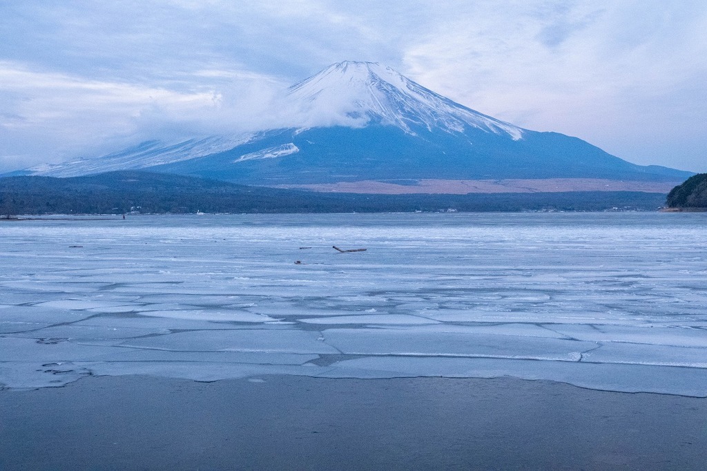 厳寒の山中湖