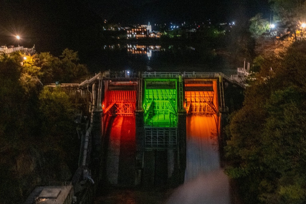 夜の高遠ダム