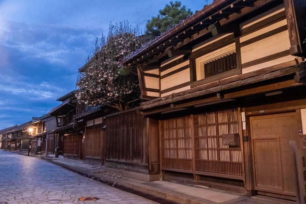 高岡の朝（３）