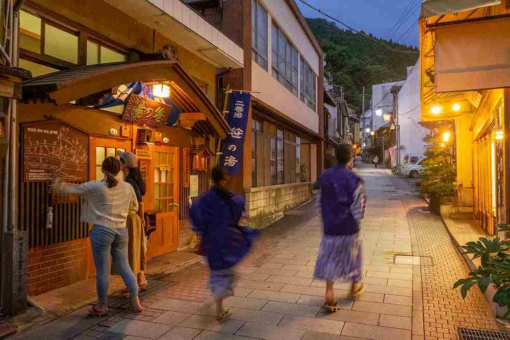 渋温泉の夕暮れ（８）