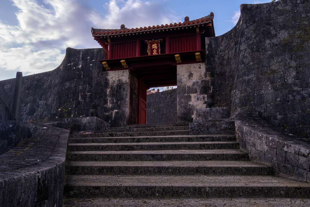 完成間近の首里城（３）