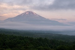山中湖の夜明け（１）