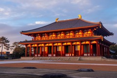 夕日に染まる興福寺（１）