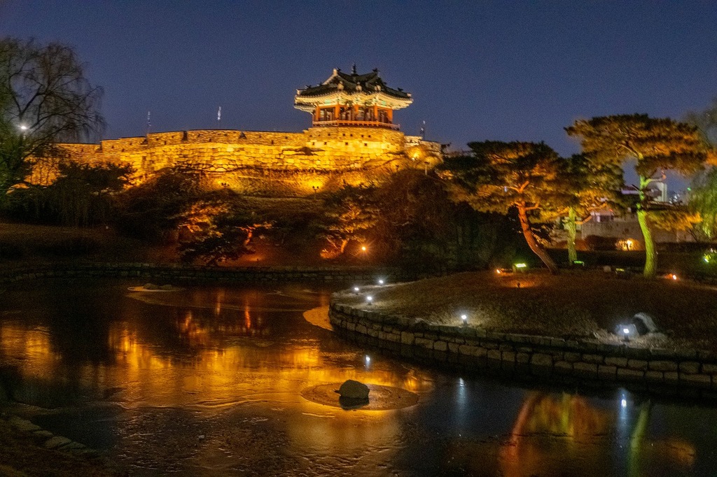 夜の水原華城（10）